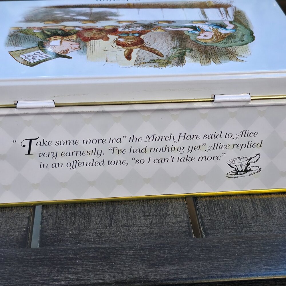 Alice Adventures in Wonderland empty metal tin - Picture 6 of 12